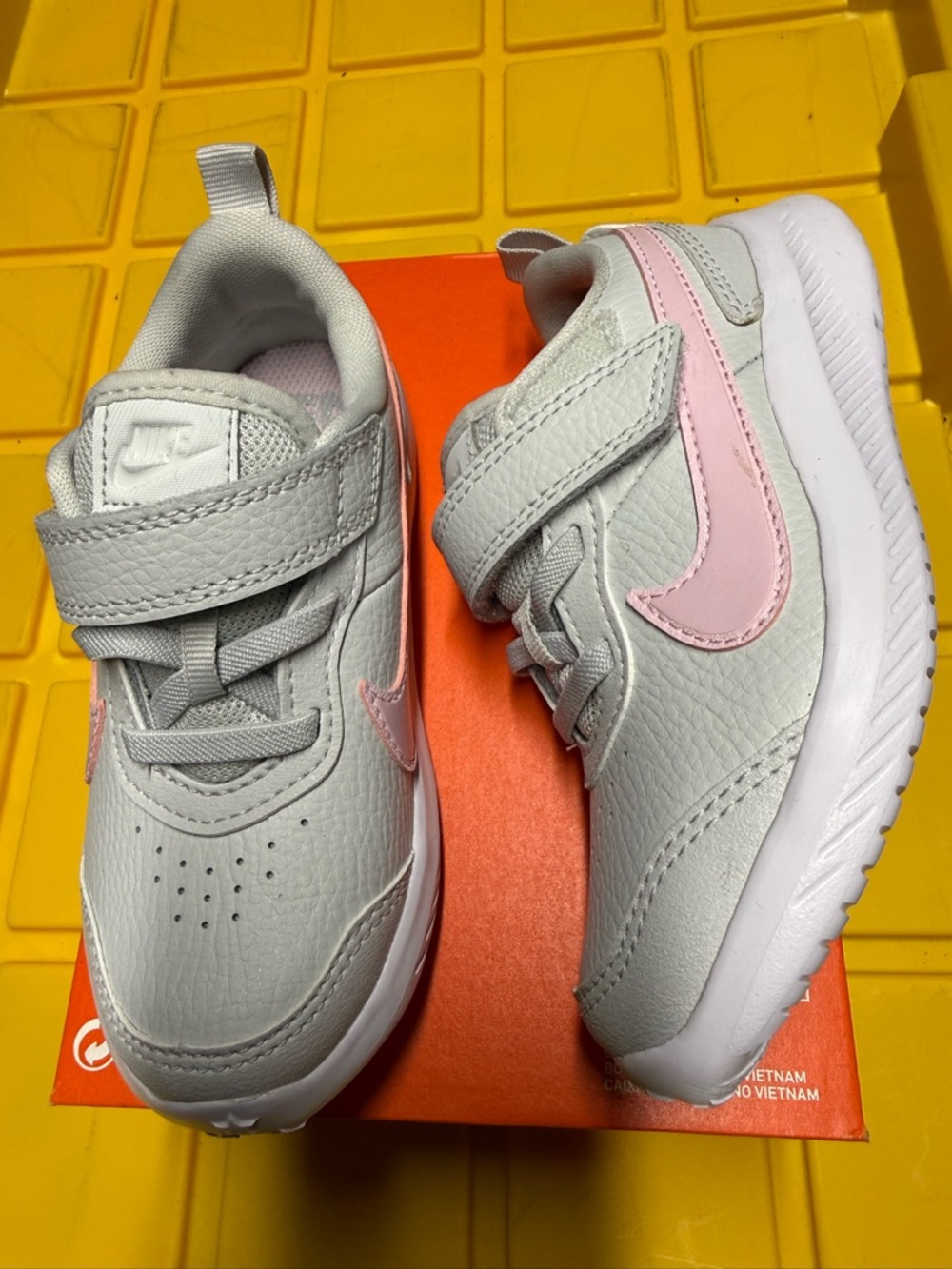 New Sz 10 Nike girls Gray and Pink Velcro Shoes leather
